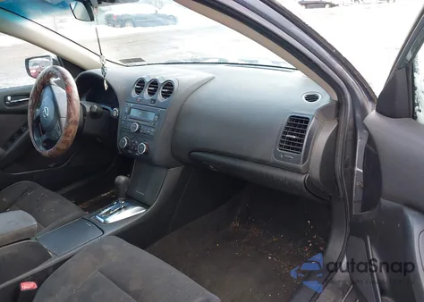 2010 Nissan Altima 2.5 S z USA, uszkodzony, nr VIN 1N4AL2AP1AN533973